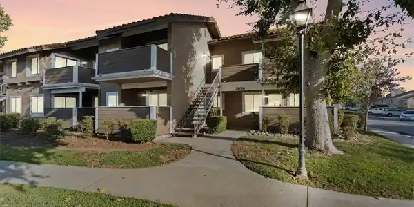 3636 Oak Creek Drive