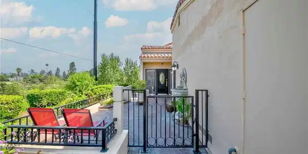 413 Thunderbird Court
