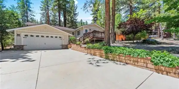 1713 Twin Lakes