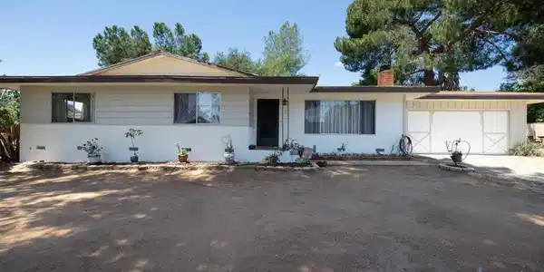 1687 S Citrus