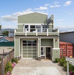 168 W Point Avenue