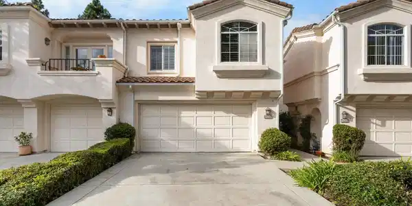 1047 Mountain Oak Place