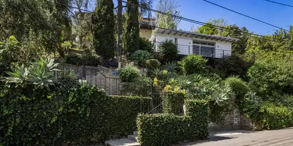631 CROSS Avenue