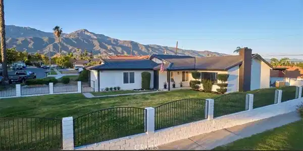 7165 Avenida Leon