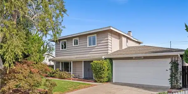17942 Caledonia Circle