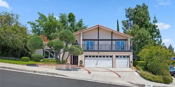 17601 Arvida Drive