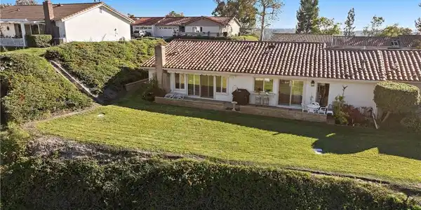 28021 CALLE CASAL