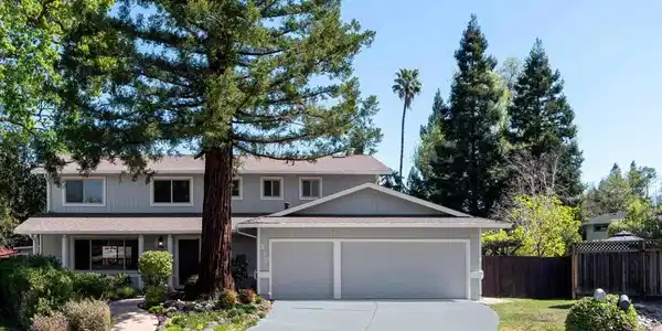 310 Trestle Glen Ct