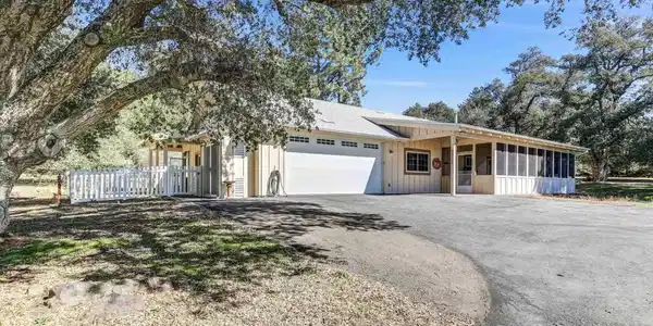 3258 Pine Hills