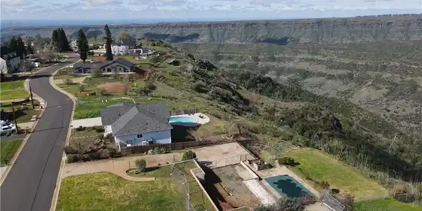 183 Valley Ridge