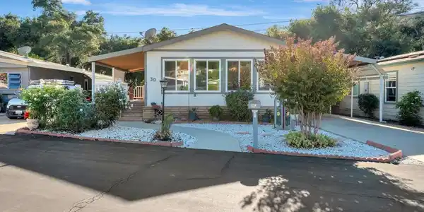 8975 Lawrence Welk Dr