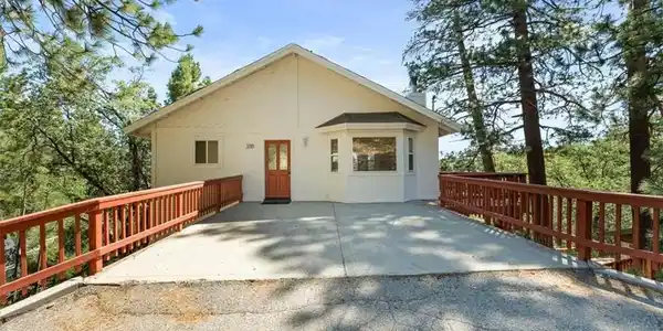 530 Villa Grove