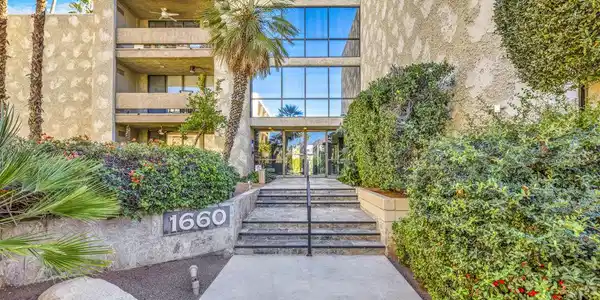 1660 S La Reina Way