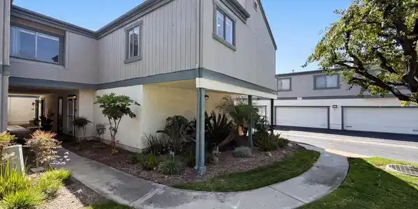 1100 Cleghorn Drive