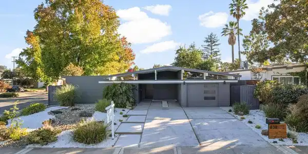 838 Devonshire Way