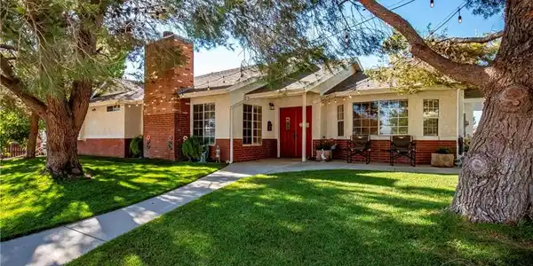 7601 Dogwood Avenue