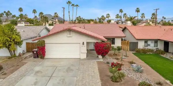 78570 Bottlebrush Drive