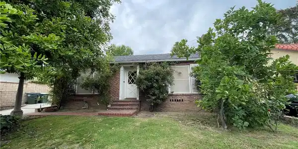 643 W Alegria Avenue