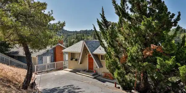 448 Delle Drive