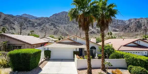 53235 Avenida Juarez
