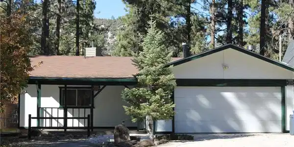 413 W North Shore