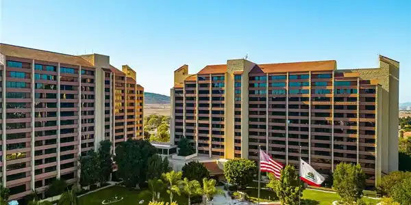 24055 Paseo Del Lago