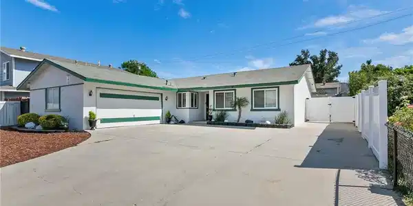 2466 Royal Avenue