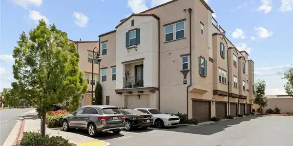 645 W Foothill Boulevard