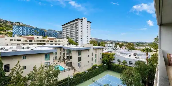 1100 Alta Loma Road