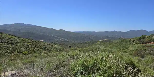 2 Decker Canyon Lane