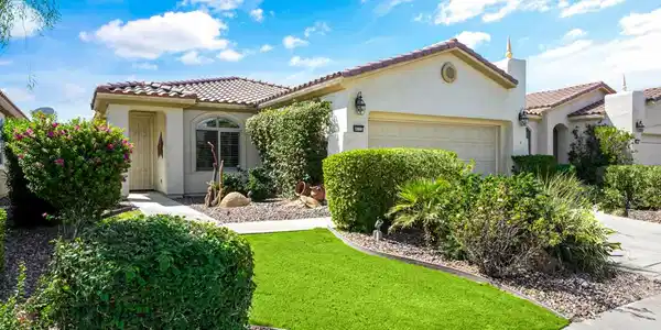 80323 Avenida Linda Vista