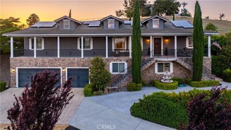 98 Nutwood Circle