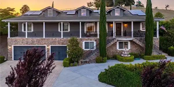 98 Nutwood Circle