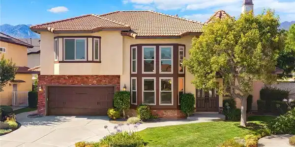 826 Country Oaks Lane