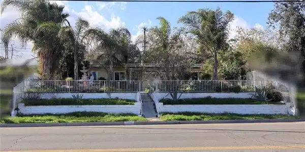 1261 N Rancho