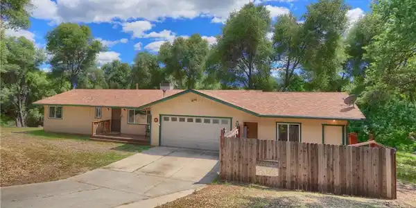 51864 Mountain Quail Place