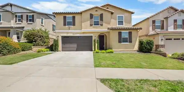 5585 Bella Way