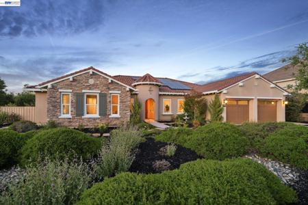 2383 Silver Oaks Ln