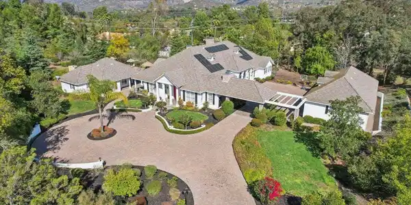 13773 Paseo Valle Alto