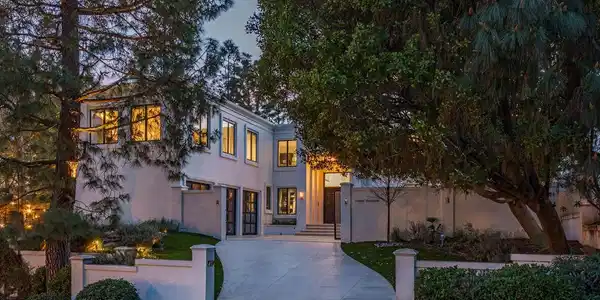 12000 Crest Court