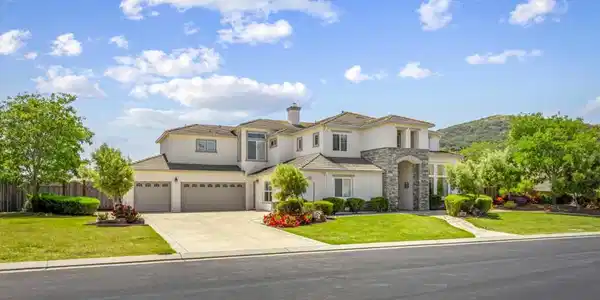 531 Via Vaquero Sur