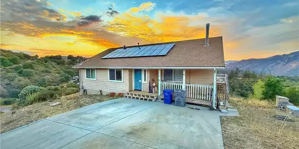 3210 Oakwood Drive
