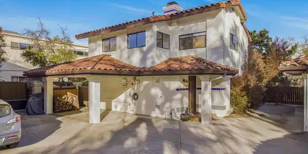 212 S Ventura Street