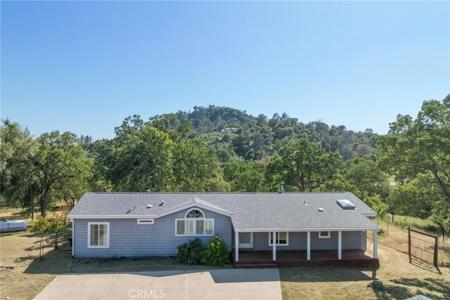 4372 Woodview Lane