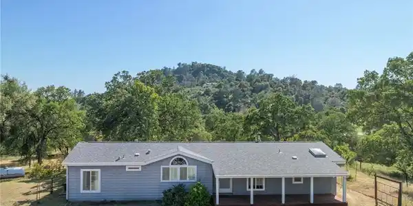 4372 Woodview Lane