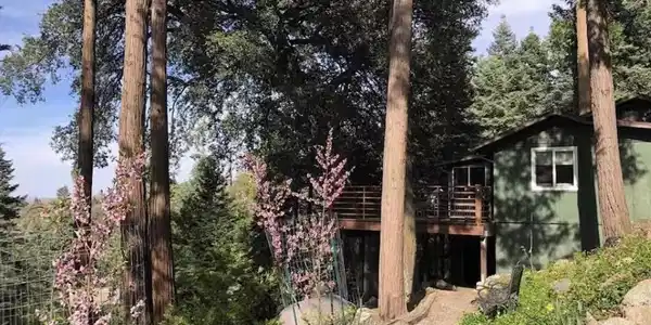 22136 Crestline Road