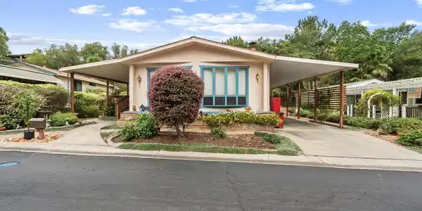 8975 Lawrence Welk Dr