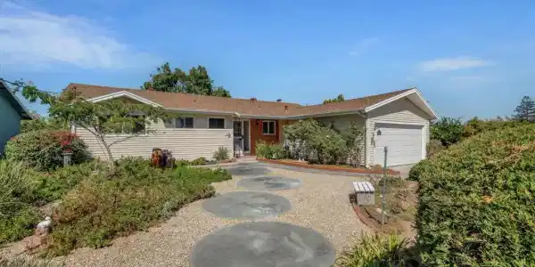 327 Kingston Ave