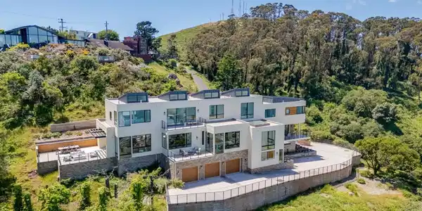 3 Wolfback Ridge Road
