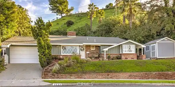 3050 N Lamer